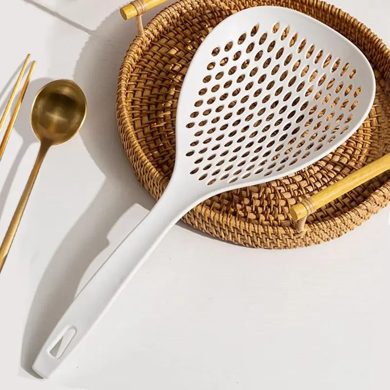 Ultra-Fast Draining Large Capacity Kitchen Colander Scoop Strainer