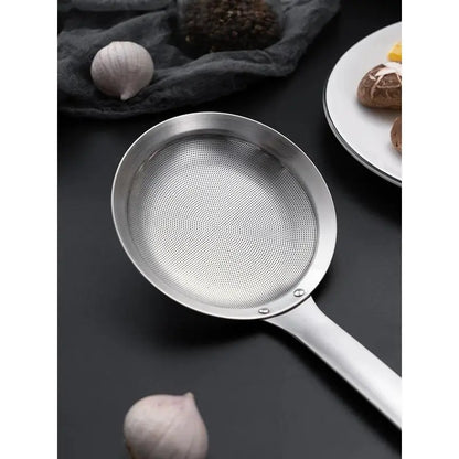 Fine-mesh skimmer bowl