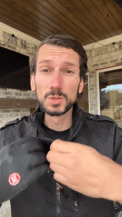 Zero-Frost Touch: The Ultimate Canadian Winter Glove