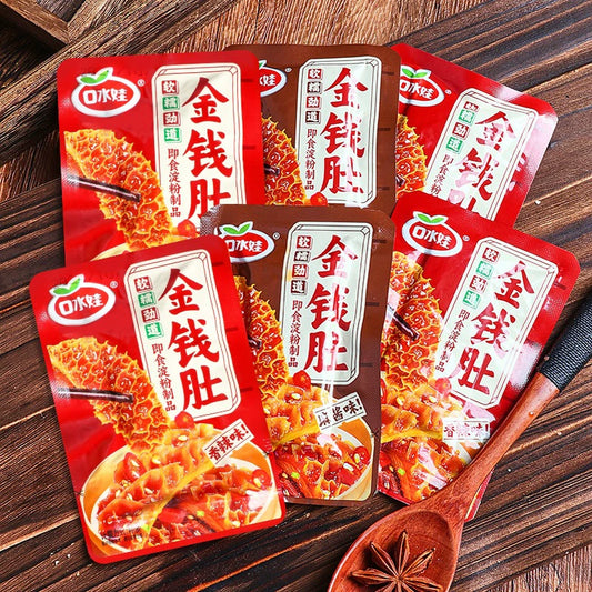 口水娃「金钱肚」ごまだれ味と旨辛味の小袋。お届けは合計50袋。