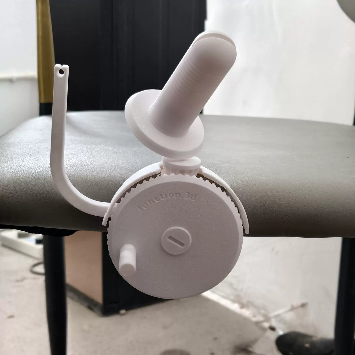 Single-Color Hand-Crank Yarn Winder – original product view